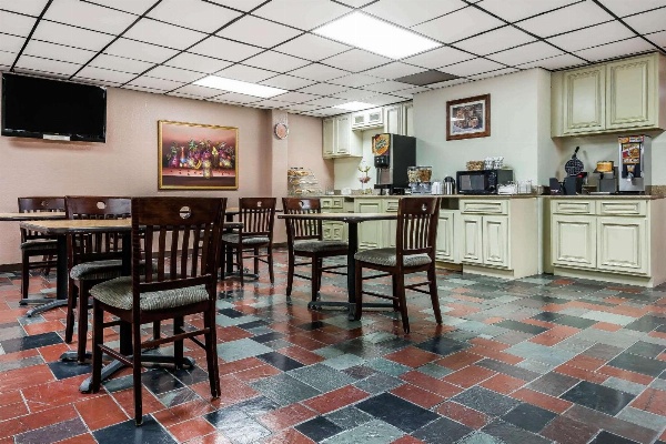 Quality Inn & Suites Binghamton Vestal image 4